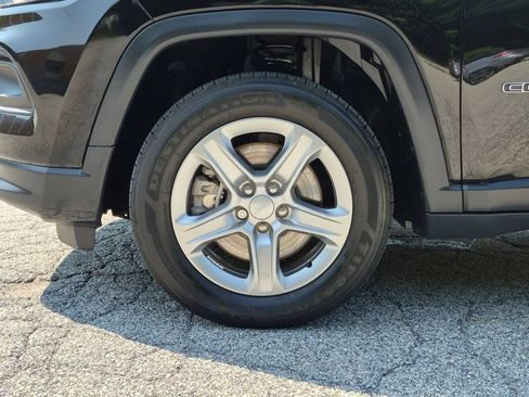 Used 2024 Jeep Compass Latitude w/ Convenience Group AWD/4WD image 26