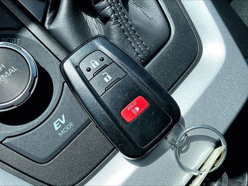 Used 2024 Toyota RAV4 SE AWD/4WD image 18