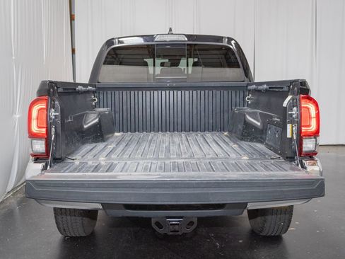 Used 2021 Toyota Tacoma SR5 RWD image 4