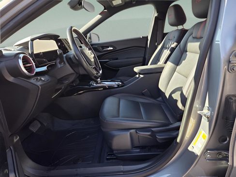 Used 2024 Chevrolet Trax RS w/ Driver Confidence Package image 15