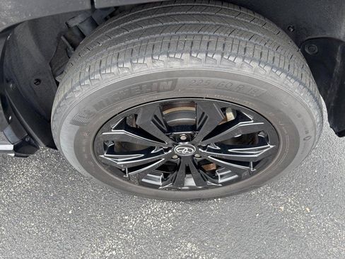 Used 2022 Toyota RAV4 XSE AWD/4WD image 8