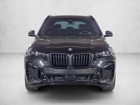 Used 2025 BMW X5 sDrive40i w/ M Sport Package RWD image 2