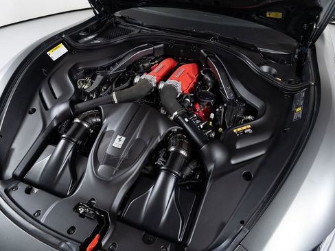 Used 2024 Ferrari Roma image 9