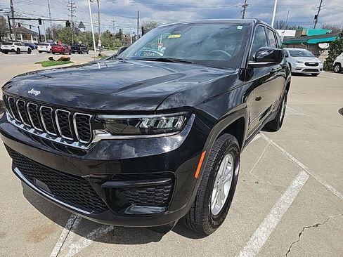 Used 2025 Jeep Grand Cherokee Laredo w/ Luxury Tech Group I image 6