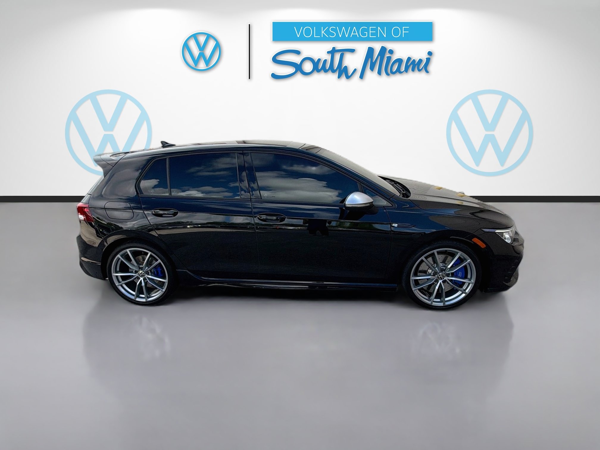 Used 2024 Volkswagen Golf R AWD/4WD image 8