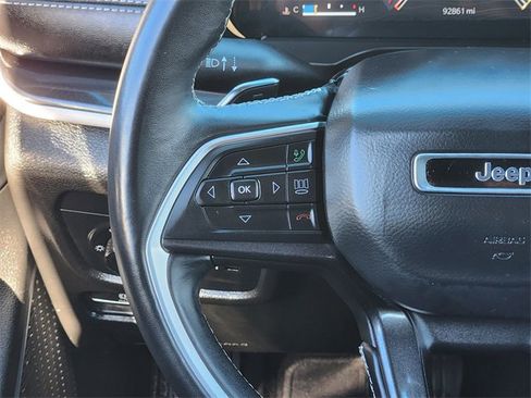 Used 2021 Jeep Grand Cherokee L Laredo image 28