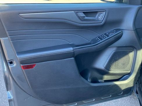 Used 2025 Ford Escape Active image 17