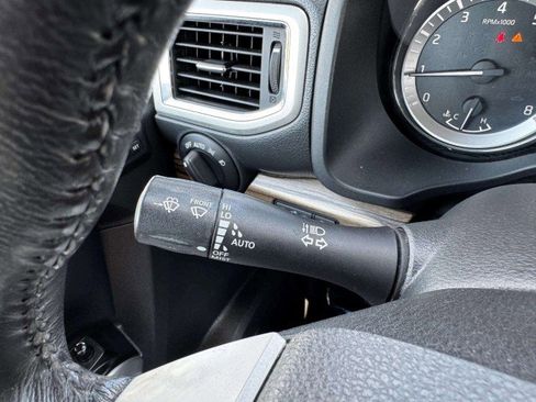 Used 2017 Nissan Titan SL image 25