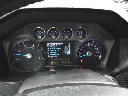 Used 2012 Ford F250 Lariat w/ Lariat Interior Pkg image 13