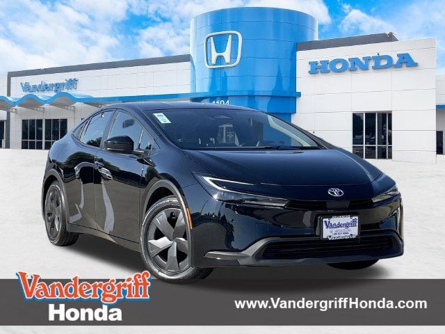 Used 2025 Toyota Prius LE FWD image 1