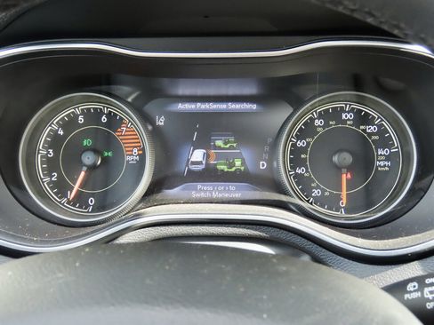 Used 2021 Jeep Cherokee Limited w/ Elite Package FWD image 26