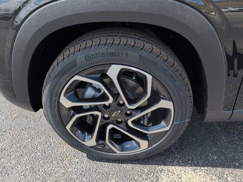 New 2026 Chevrolet Trax RS w/ Sunroof Package image 2