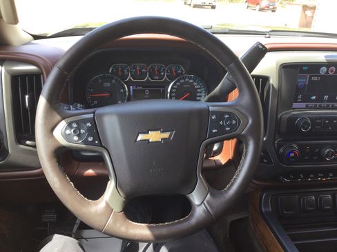 Used 2015 Chevrolet Silverado 2500 High Country w/ Duramax Plus Package AWD/4WD image 20