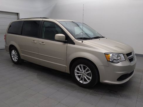 Used 2014 Dodge Grand Caravan SXT image 11