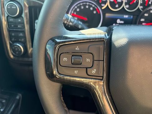 Used 2021 Chevrolet Silverado 1500 LTZ AWD/4WD image 11