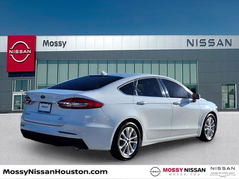 Used 2020 Ford Fusion SE image 7