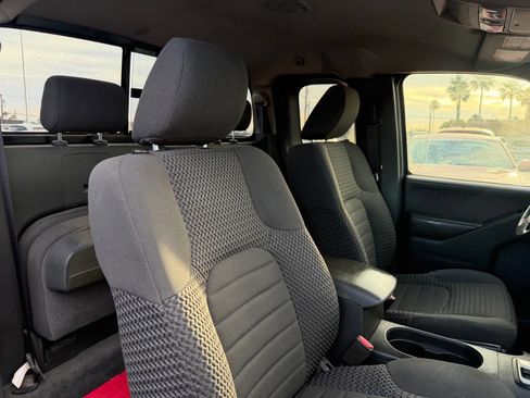 Used 2018 Nissan Frontier SV RWD image 22