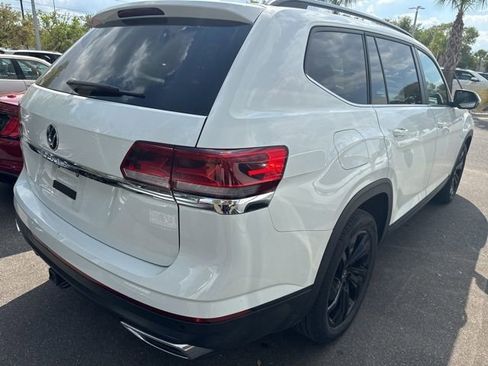 Used 2023 Volkswagen Atlas SE w/ Panoramic Sunroof Package image 9