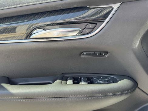 Used 2020 Cadillac XT6 Premium Luxury FWD image 16