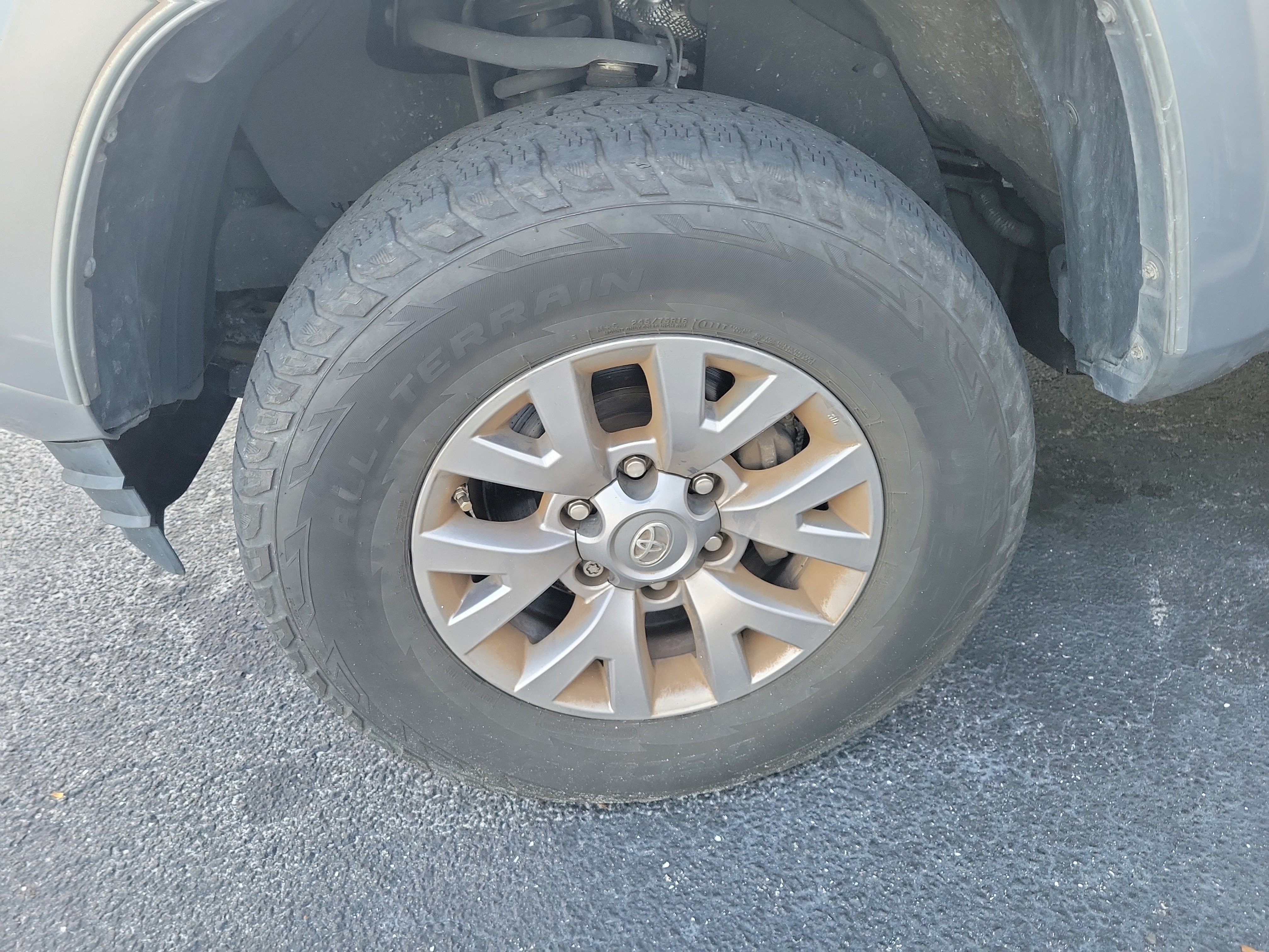 Used 2018 Toyota Tacoma SR5 RWD image 5