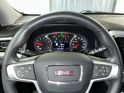 Certified 2022 GMC Acadia SLE w/ Driver Convenience Package image 7