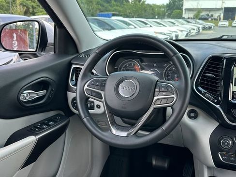 Used 2019 Jeep Cherokee Limited AWD/4WD image 18