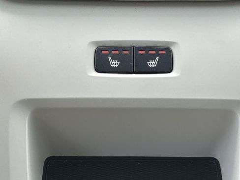 Certified 2023 Volvo XC60 B5 Plus w/ Climate Package image 16