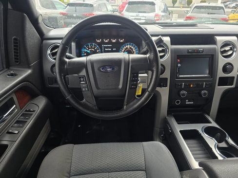 Used 2011 Ford F150 XLT w/ XLT Convenience Pkg image 2