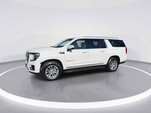Used 2022 GMC Yukon XL Denali AWD/4WD image 4