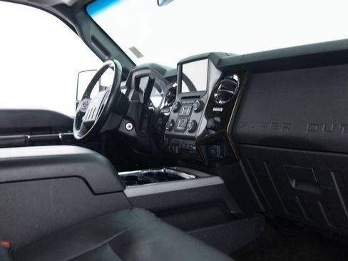 Used 2015 Ford F250 Platinum w/ FX4 Off-Road Package AWD/4WD image 34