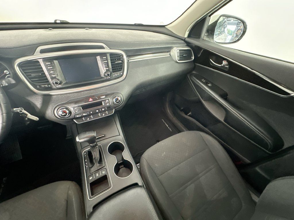 Used 2020 Kia Sorento LX w/ LX I4 Convenience Package AWD/4WD image 11