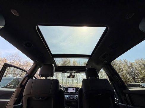 New 2026 Chrysler Pacifica Select image 30