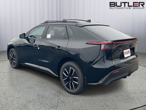 New 2026 Toyota bZ FWD image 4