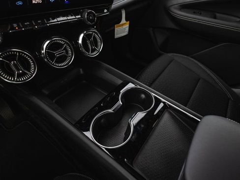 New 2025 Chevrolet Blazer EV LT w/ Midnight/Sport Edition image 9