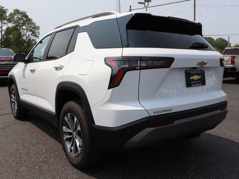 New 2027 Chevrolet Equinox LT w/ Convenience Package II FWD image 3