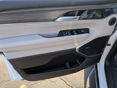 Certified 2024 Jeep Wagoneer Series II image 11