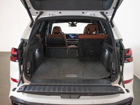 Used 2025 BMW X5 M60i AWD/4WD image 27