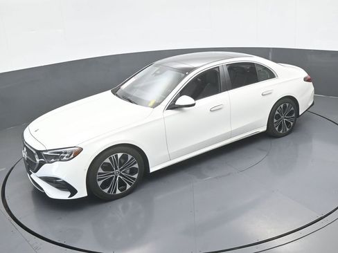Used 2025 Mercedes-Benz E 350 Sedan image 51