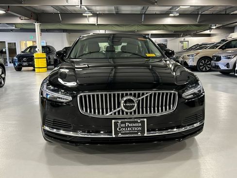 Certified 2024 Volvo S90 T8 Ultimate w/ Lounge Package image 6