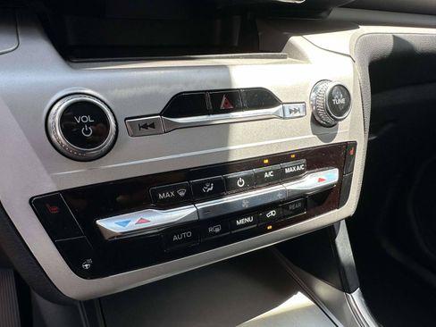 Used 2023 Ford Explorer XLT w/ Equipment Group 202A AWD/4WD image 23