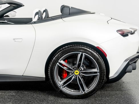 Used 2024 Ferrari Roma Base image 19