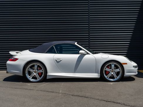 Used 2006 Porsche 911 Carrera S RWD image 8