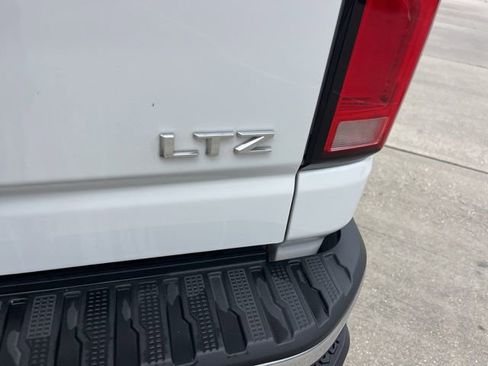 Used 2025 Chevrolet Silverado 2500 LTZ w/ LTZ Convenience Package AWD/4WD image 11