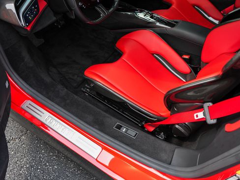 Used 2022 Ferrari SF90 Stradale AWD/4WD image 17