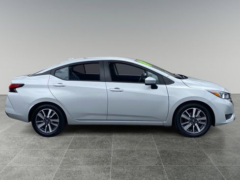 Used 2023 Nissan Versa SV FWD image 6