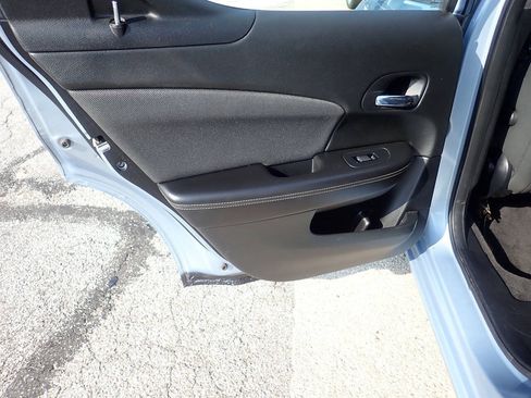 Used 2013 Dodge Avenger SE FWD image 12