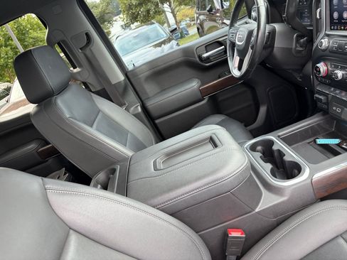 Used 2022 GMC Sierra 1500 SLT w/ SLT Premium Package AWD/4WD image 32