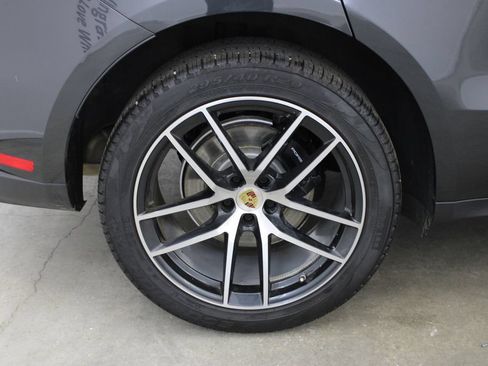 Used 2024 Porsche Macan AWD/4WD image 15