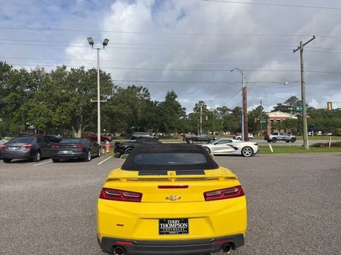Used 2017 Chevrolet Camaro SS RWD image 6