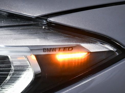 Used 2022 BMW 750i xDrive w/ Executive Package image 98